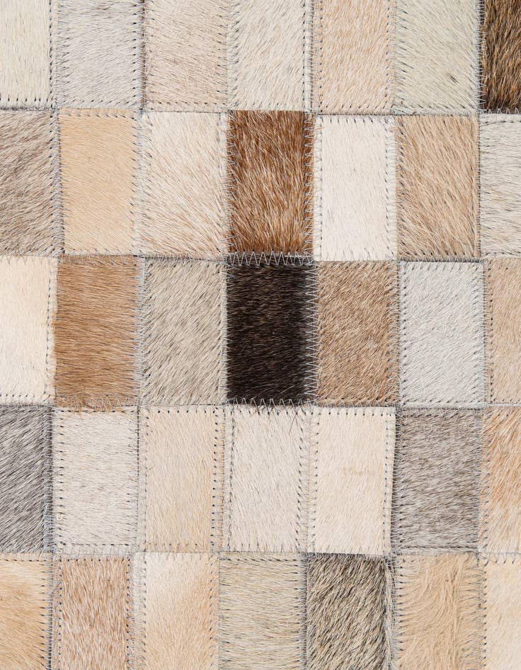 Detail image of 5' 1 x 8' Cowhide - Patchwork Rug
