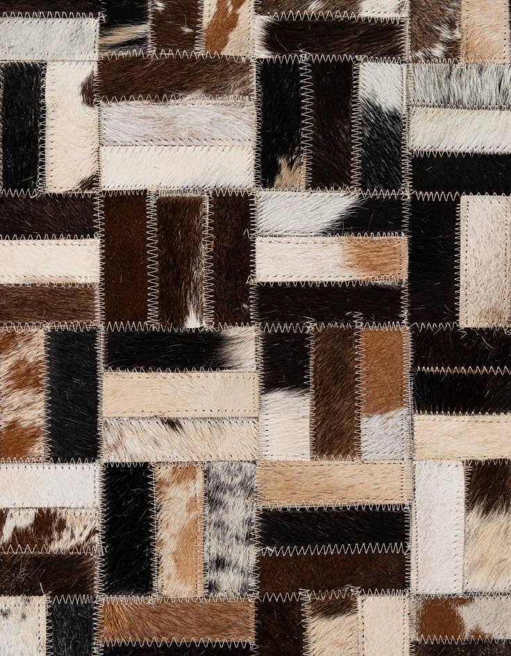 Detail image of 5' x 7' 11 Cowhide - Patchwork Rug