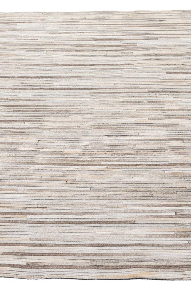 Detail image of 5' 1 x 8' Cowhide - Patchwork Rug