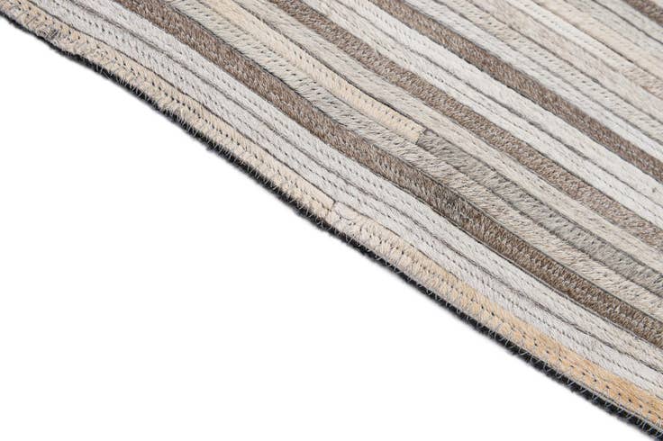 Detail image of 5' 1 x 8' Cowhide - Patchwork Rug