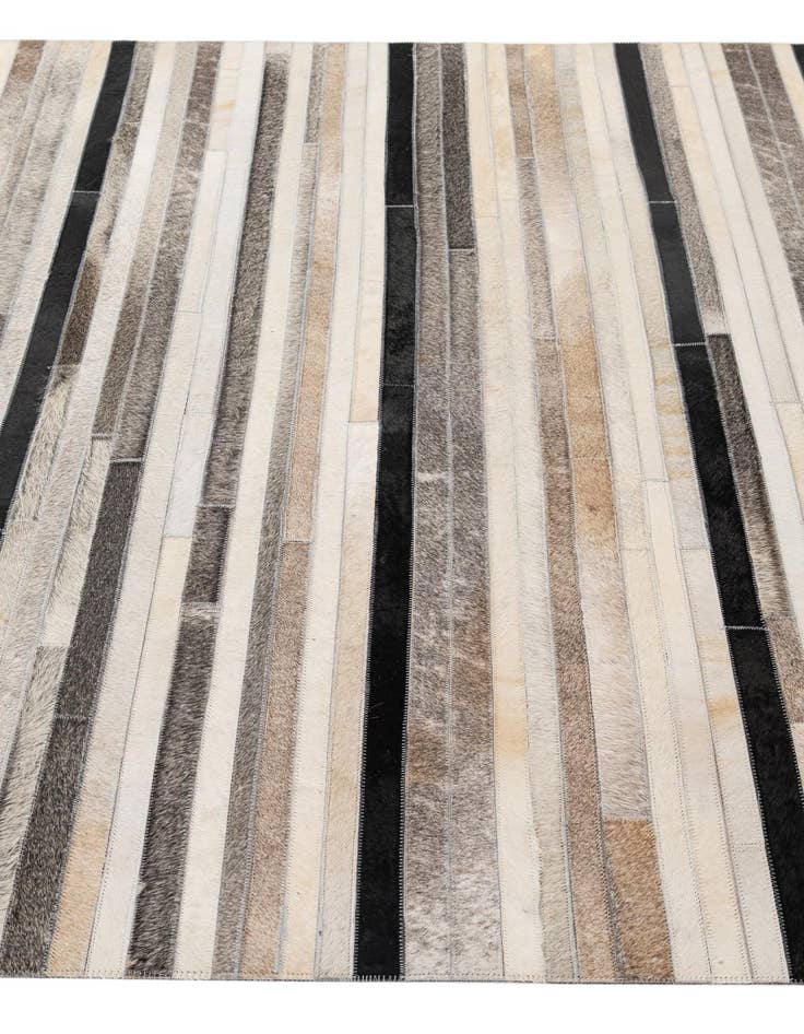 Detail image of 5' 1 x 8' 1 Cowhide - Patchwork Rug