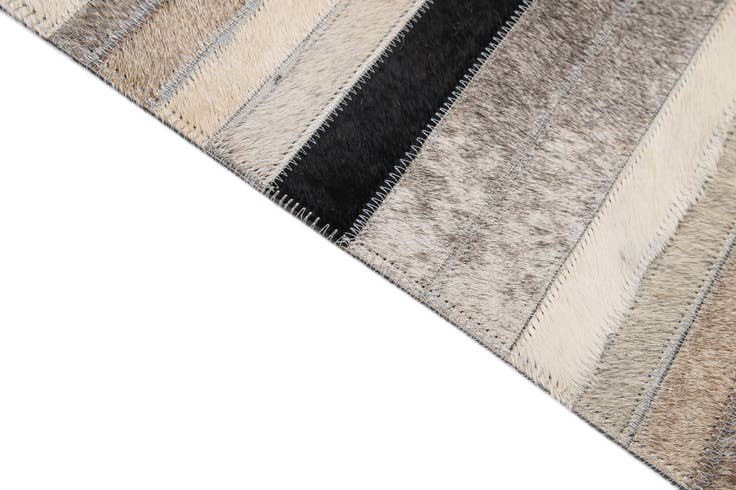 Detail image of 5' 1 x 8' 1 Cowhide - Patchwork Rug