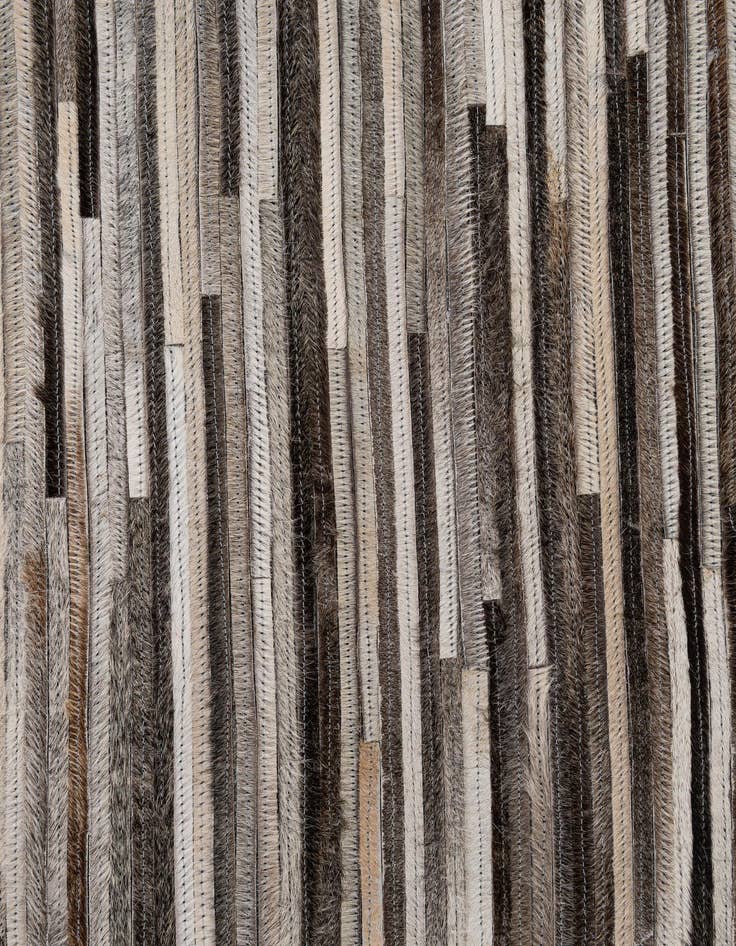 Detail image of 5' 1 x 7' 11 Cowhide - Patchwork Rug