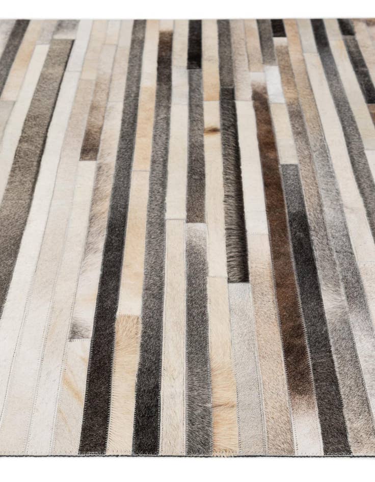 Detail image of 5' x 7' 11 Cowhide - Patchwork Rug