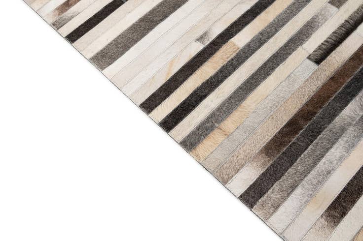 Detail image of 5' x 7' 11 Cowhide - Patchwork Rug
