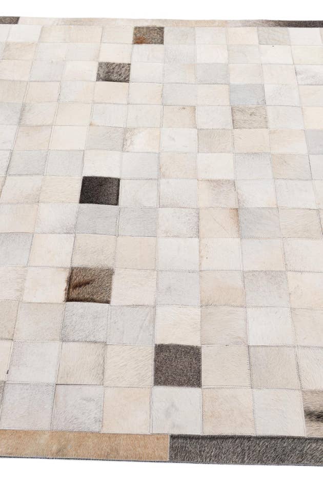 Detail image of 5' x 7' 10 Cowhide - Patchwork Rug