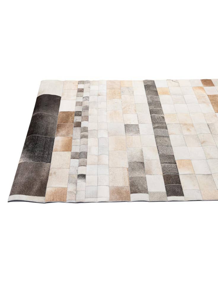 Detail image of 5' 1 x 8' Cowhide - Patchwork Rug