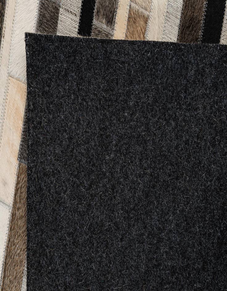 Detail image of 5' 1 x 8' Cowhide - Patchwork Rug