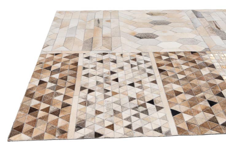 Detail image of 5' 2 x 8' Cowhide - Patchwork Rug