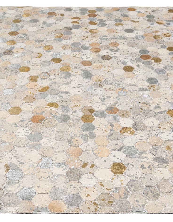 Detail image of 5' 1 x 8' Cowhide - Patchwork Rug