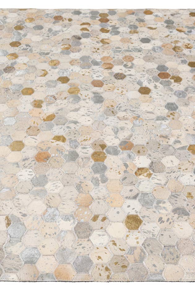 Detail image of 5' 1 x 8' Cowhide - Patchwork Rug