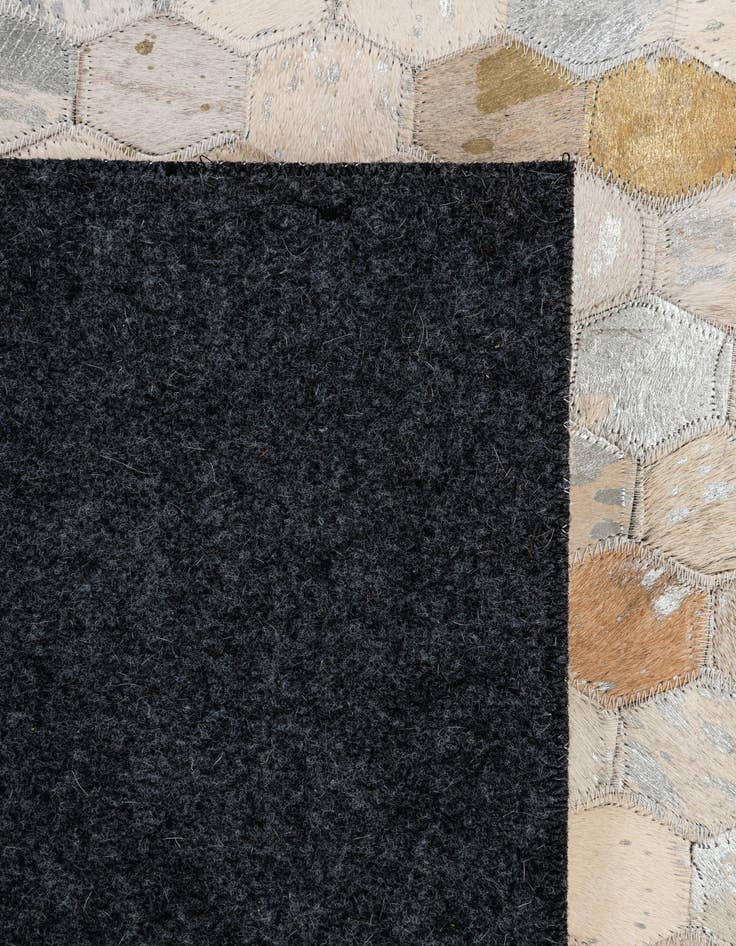 Detail image of 5' 1 x 8' Cowhide - Patchwork Rug