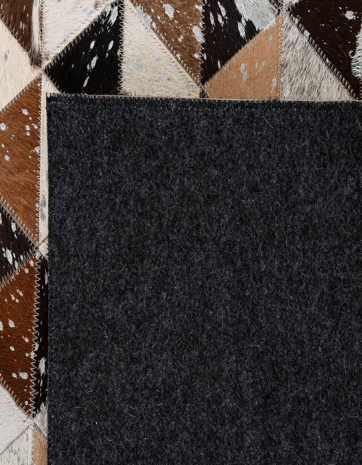 Detail image of 4' 11 x 8' Cowhide - Patchwork Rug