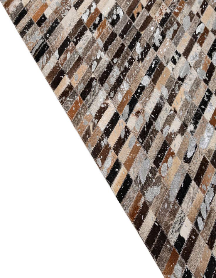 Detail image of 5' x 7' 11 Cowhide - Patchwork Rug