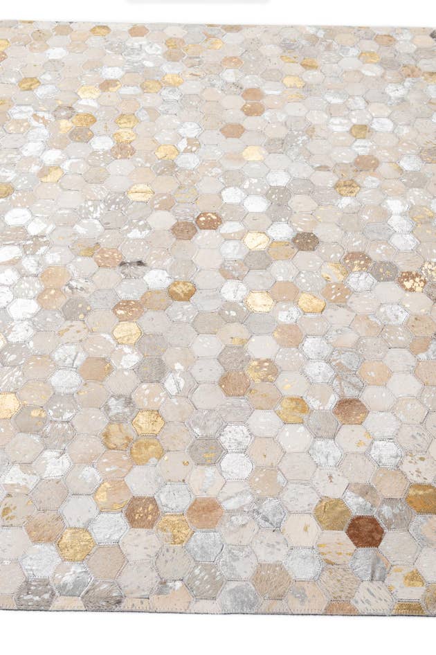 Detail image of 5' x 7' 11 Cowhide - Patchwork Rug