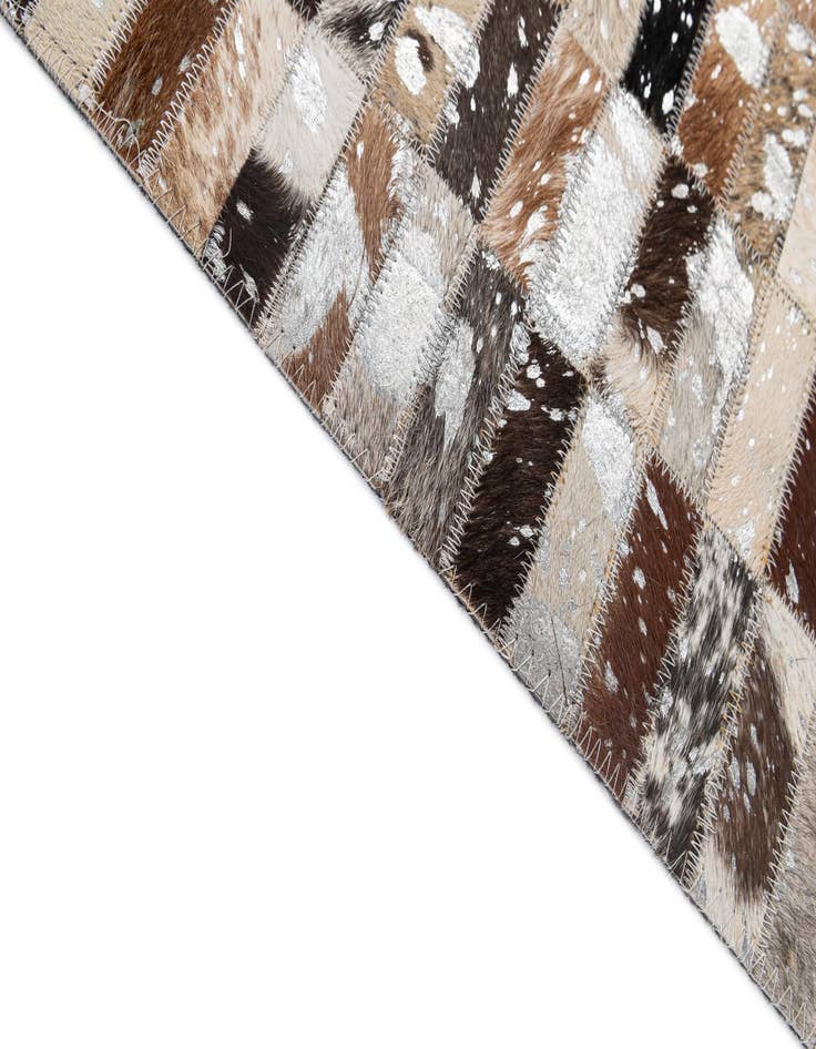 Detail image of 5' x 7' 11 Cowhide - Patchwork Rug