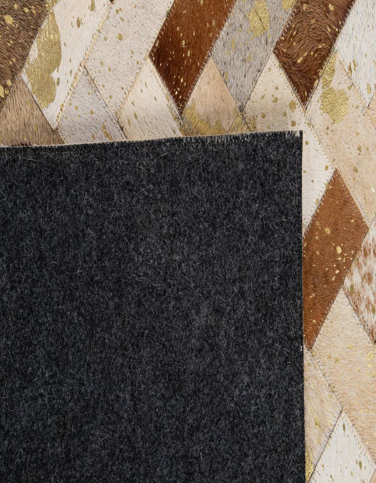 Detail image of 5' 1 x 7' 10 Cowhide - Patchwork Rug
