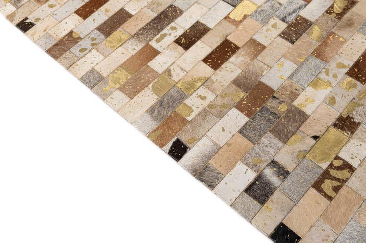 Detail image of 5' x 7' 11 Cowhide - Patchwork Rug