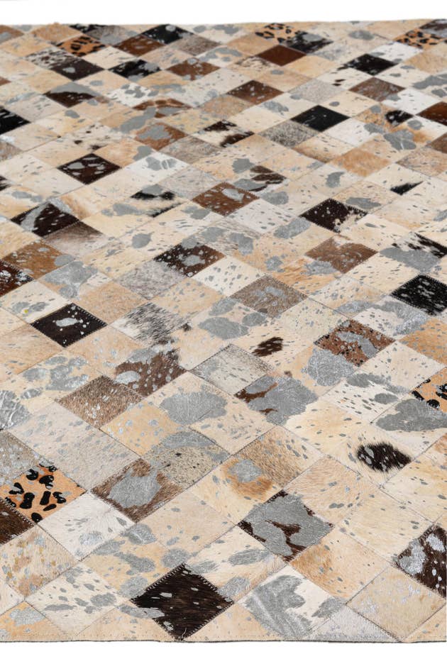 Detail image of 5' 1 x 8' Cowhide - Patchwork Rug