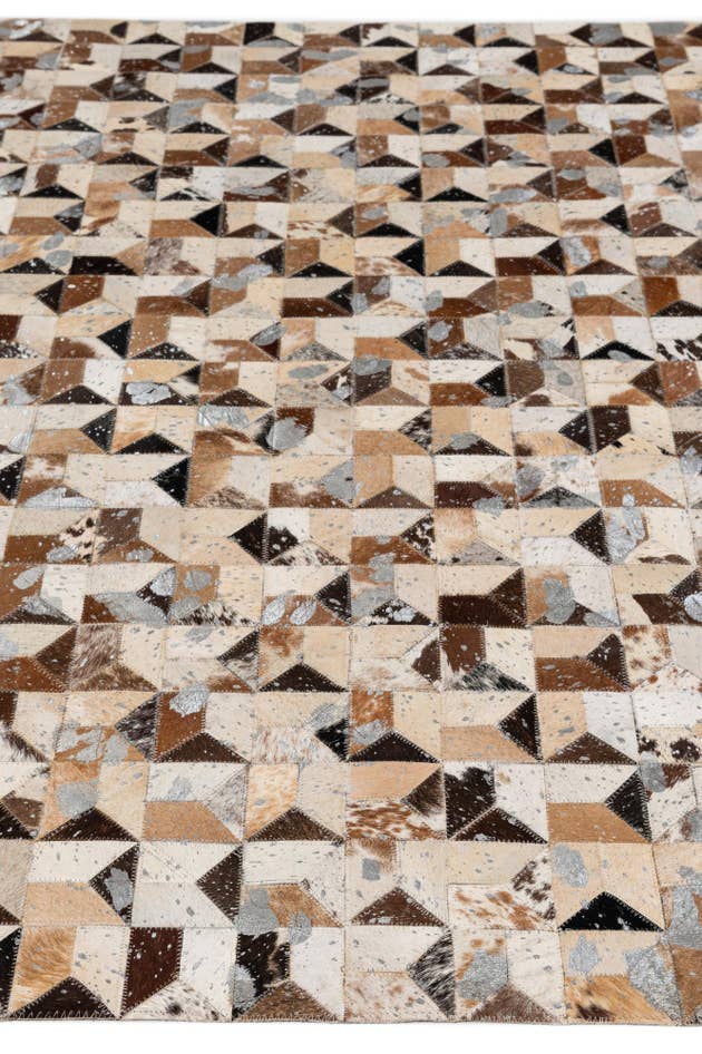 Detail image of 5' 1 x 8' Cowhide - Patchwork Rug