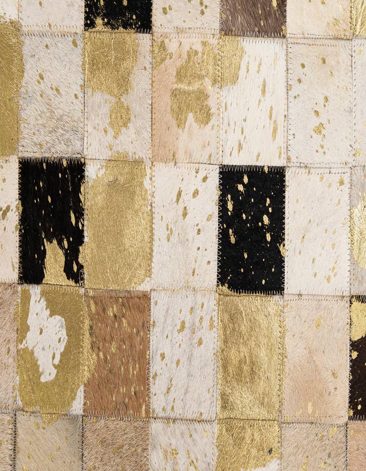 Detail image of 5' 1 x 8' Cowhide - Patchwork Rug
