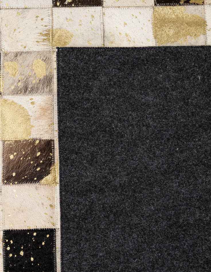 Detail image of 5' 1 x 8' Cowhide - Patchwork Rug
