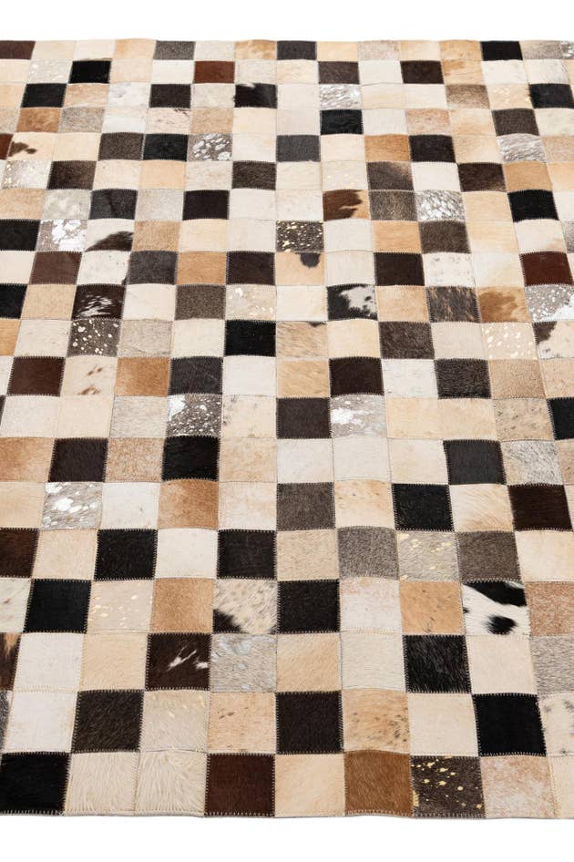 Detail image of 5' 1 x 8' Cowhide - Patchwork Rug