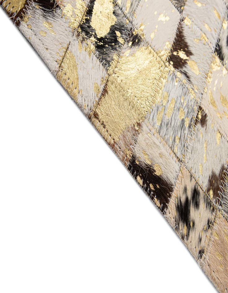 Detail image of 5' 1 x 8' Cowhide - Patchwork Rug