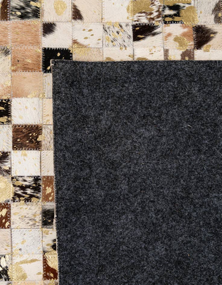 Detail image of 5' 1 x 8' Cowhide - Patchwork Rug