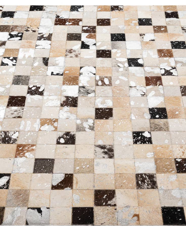 Detail image of 5' x 7' 11 Cowhide - Patchwork Rug