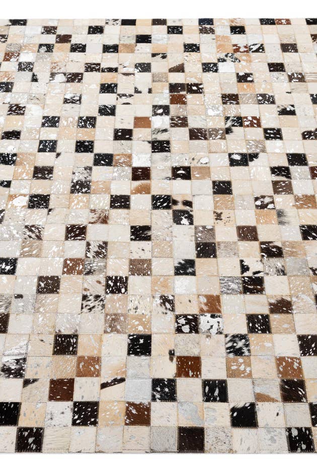 Detail image of 5' x 7' 11 Cowhide - Patchwork Rug