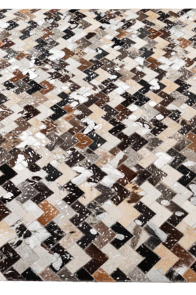Detail image of 5' x 7' 11 Cowhide - Patchwork Rug