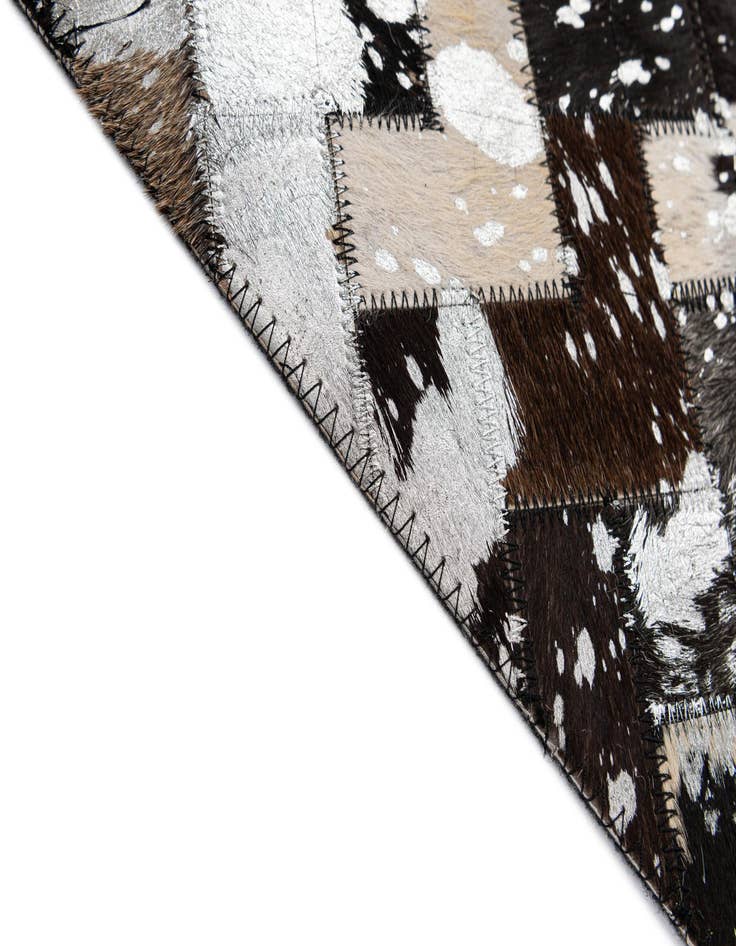 Detail image of 5' x 7' 11 Cowhide - Patchwork Rug