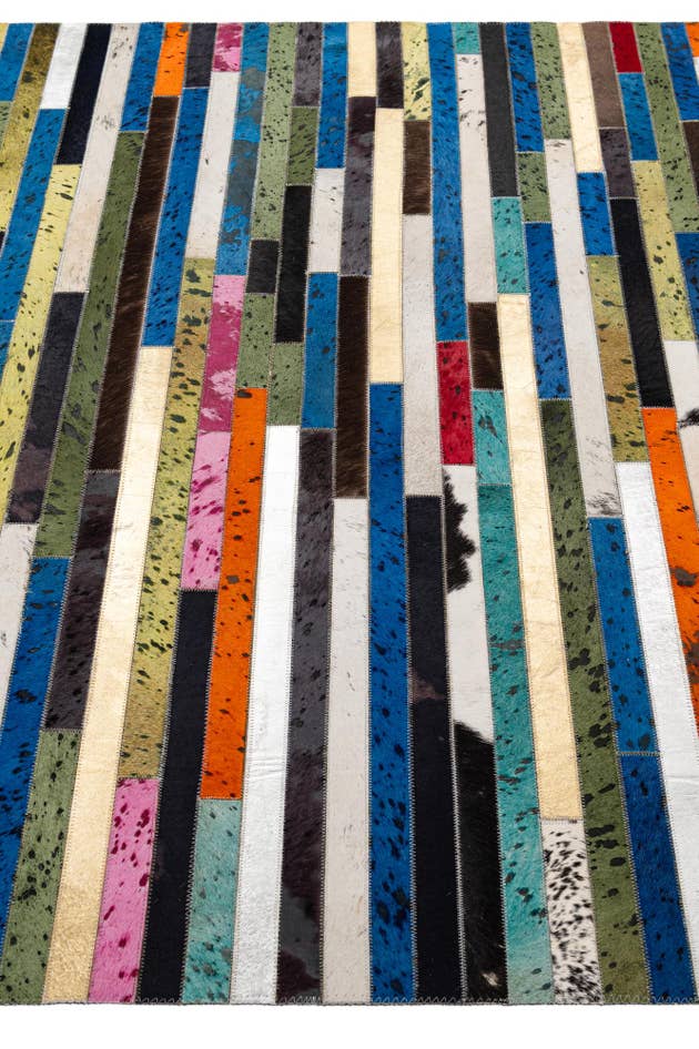 Detail image of 5' 1 x 7' 11 Cowhide - Patchwork Rug