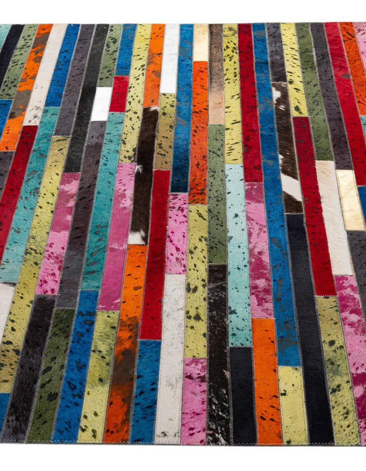 Detail image of 5' 1 x 8' Cowhide - Patchwork Rug