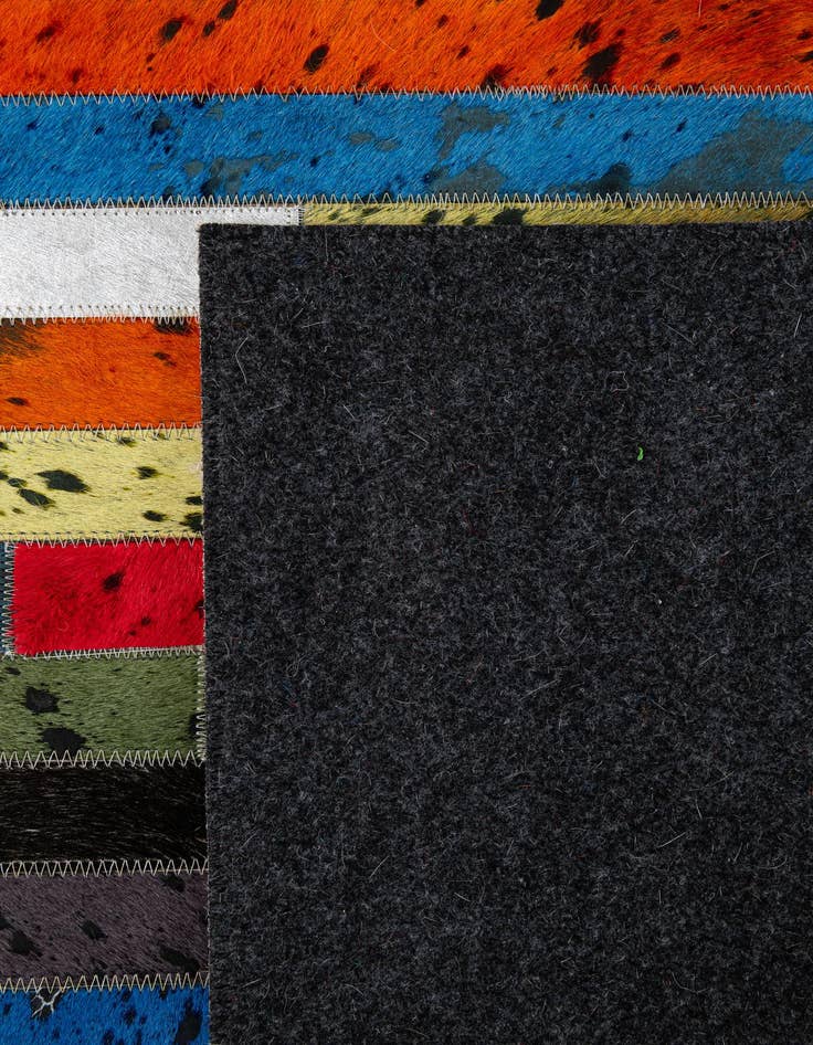 Detail image of 5' 1 x 8' Cowhide - Patchwork Rug