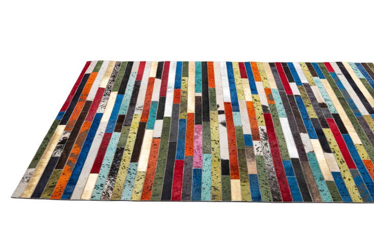 Detail image of 5' 1 x 8' Cowhide - Patchwork Rug