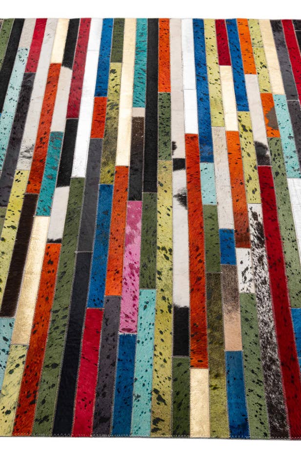 Detail image of 5' 1 x 8' Cowhide - Patchwork Rug