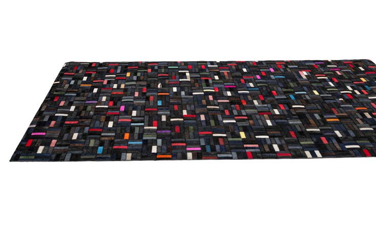 Detail image of 5' 1 x 7' 11 Cowhide - Patchwork Rug