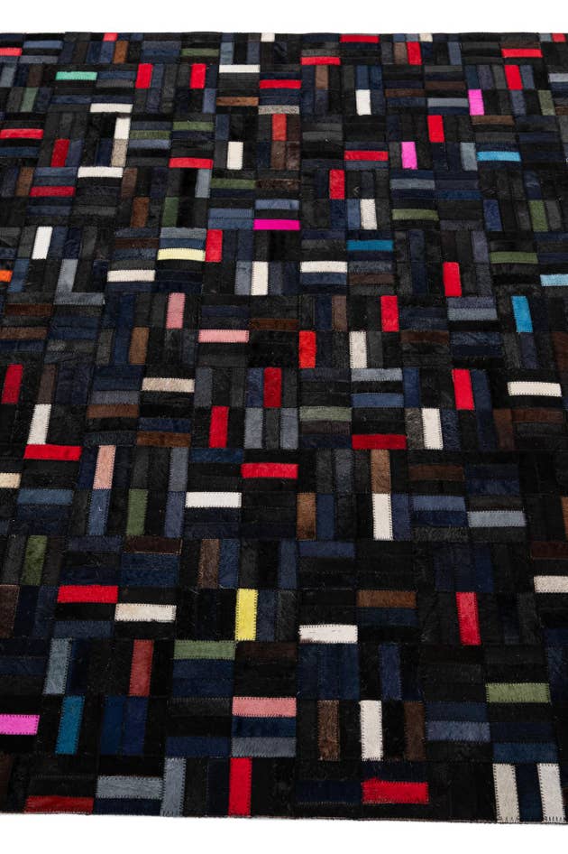 Detail image of 5' 1 x 7' 11 Cowhide - Patchwork Rug