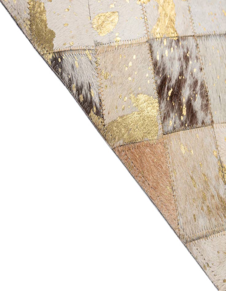 Detail image of 5' 1 x 8' Cowhide - Patchwork Rug