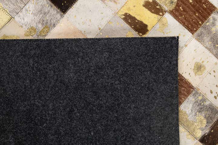 5' 1 x 8' Cowhide - Patchwork Rug