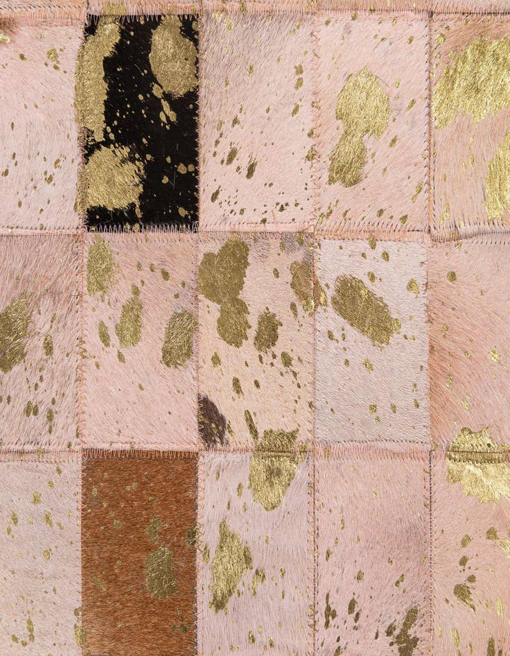 Detail image of 5' 3 x 8' Cowhide - Patchwork Rug