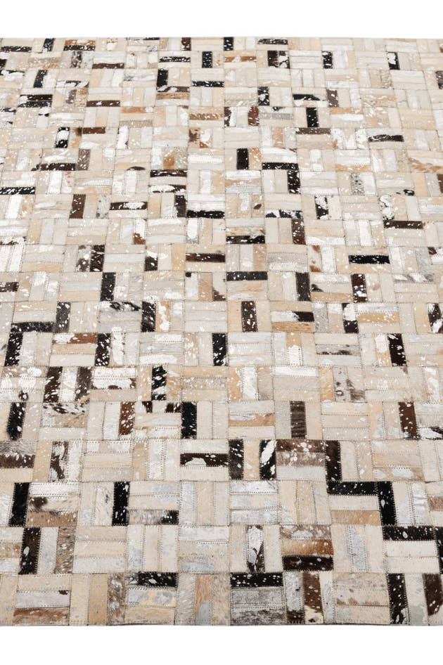 Detail image of 5' x 7' 11 Cowhide - Patchwork Rug