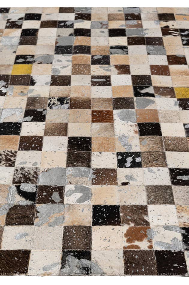 Detail image of 5' 1 x 8' Cowhide - Patchwork Rug