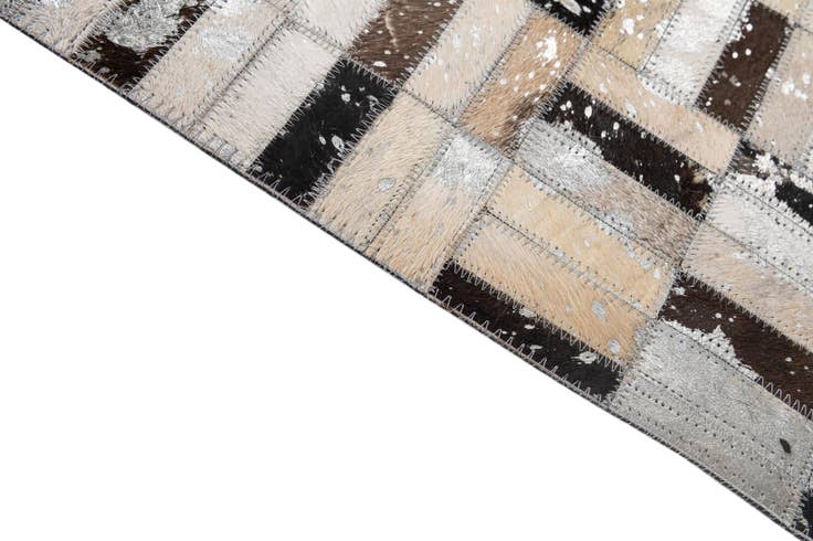 Detail image of 5' x 7' 10 Cowhide - Patchwork Rug