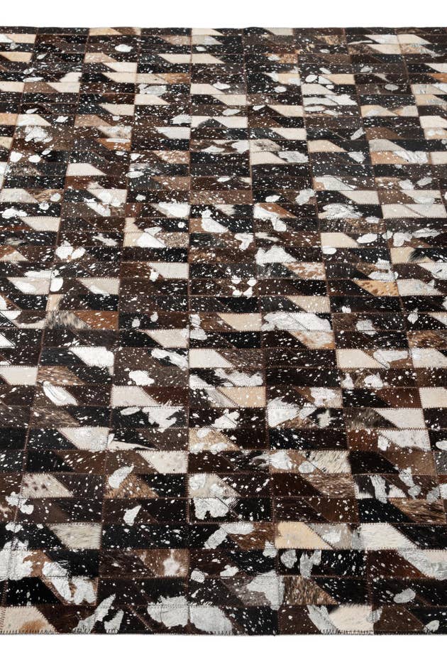 Detail image of 5' 1 x 7' 11 Cowhide - Patchwork Rug
