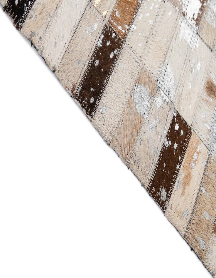 Detail image of 5' 1 x 8' Cowhide - Patchwork Rug