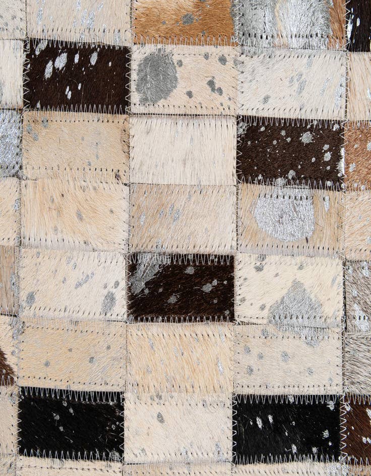Detail image of 5' 1 x 8' Cowhide - Patchwork Rug