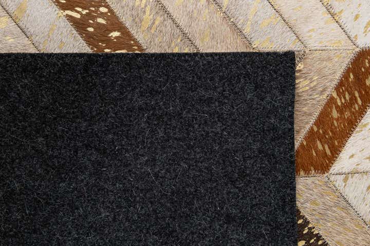 5' 1 x 8' Cowhide - Patchwork Rug